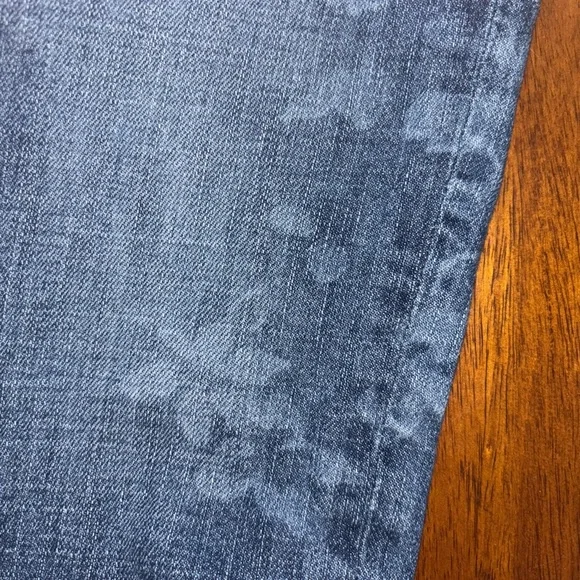 Hollister Capris With Flower Pattern - Picture 4 of 4